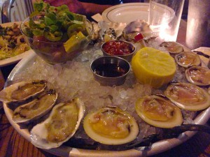 THE MERMAID INN – NEW YORK CITY, NY – USA - Oysters and clams