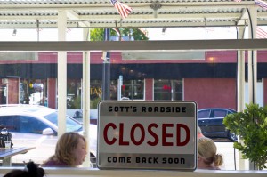 GOTT’S ROADSIDE RESTAURANT – NAPA VALLEY, CA – USA - Surely not closed