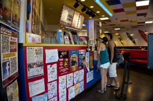 Teddy's Bigger Burgers - Hawaii - Counter
