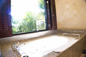 Sheraton Maui - Hawaii - Bathtub presidential suite