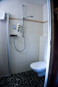 Arte Vida - Salzburg - Shower toilet