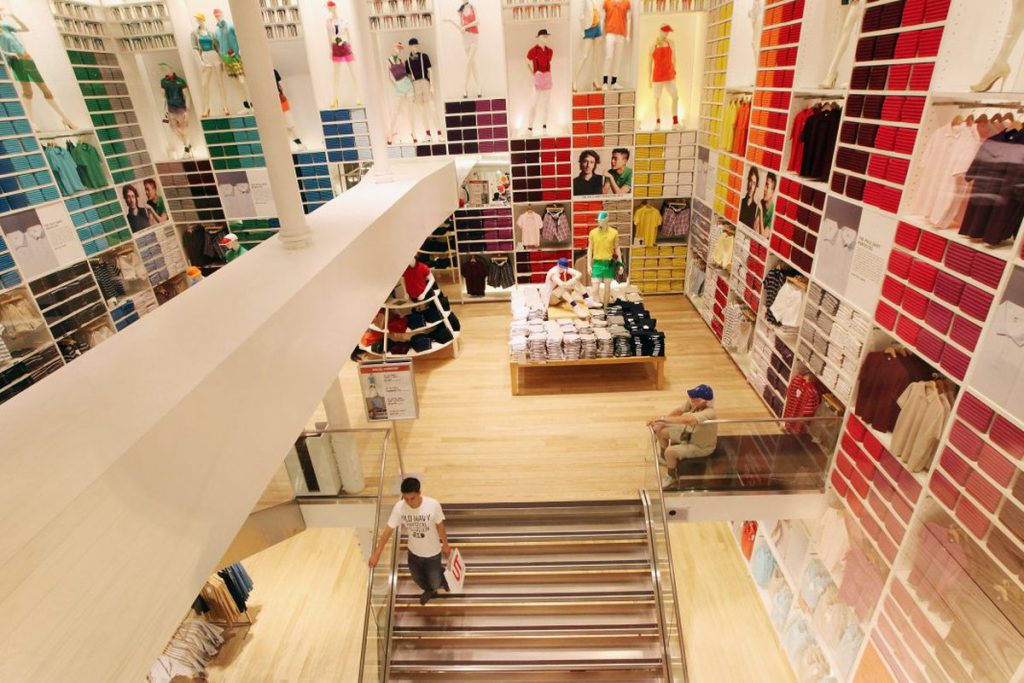 60+ Uniqlo Shop In Tokyo Japan Stock Photos, Pictures & Royalty